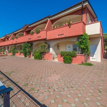 Edith'S Olive Garden Vir Exterior foto