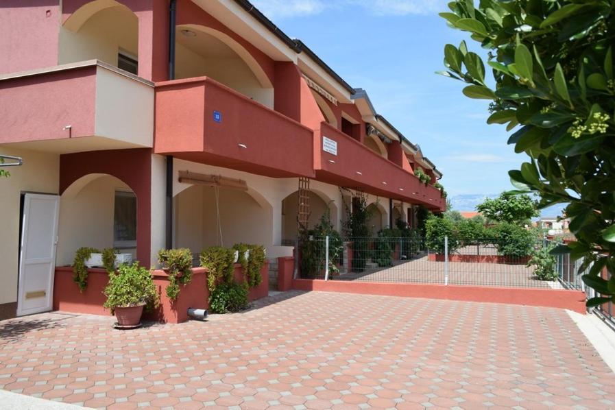 Edith'S Olive Garden Vir Exterior foto